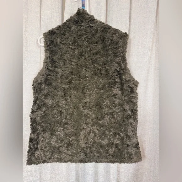 The North Face Women's Green Fleece Vest - Picture 4 of 8
